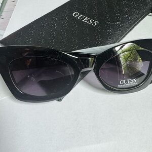 Guess Glossy Black Sunglasses